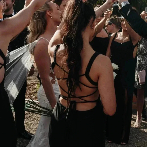 Long black dress with slit - Picture 7 of 8